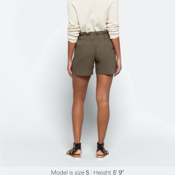 one 5 one Women's High-Waisted Khaki Shorts - Picture 3 of 7